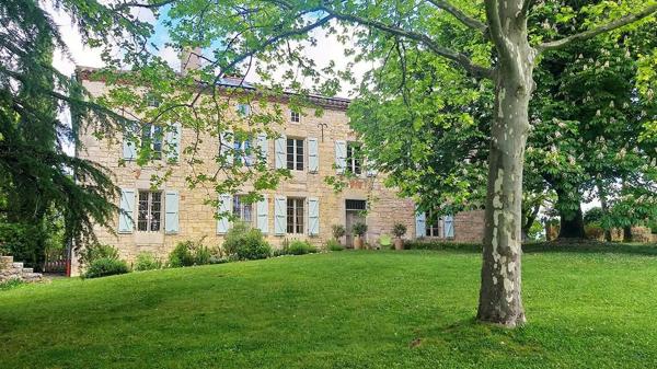 Demeure du XVIIIème à 15 kms de Cahors, sur 1,4 ha au cur du parc régional des causses du Quercy, CAHORS