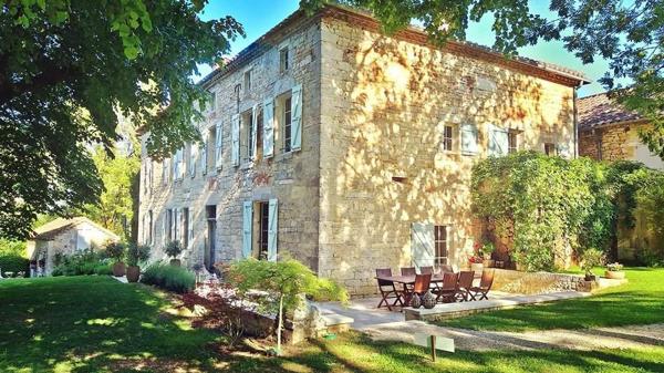 Demeure du XVIIIème à 15 kms de Cahors, sur 1,4 ha au cur du parc régional des causses du Quercy, CAHORS