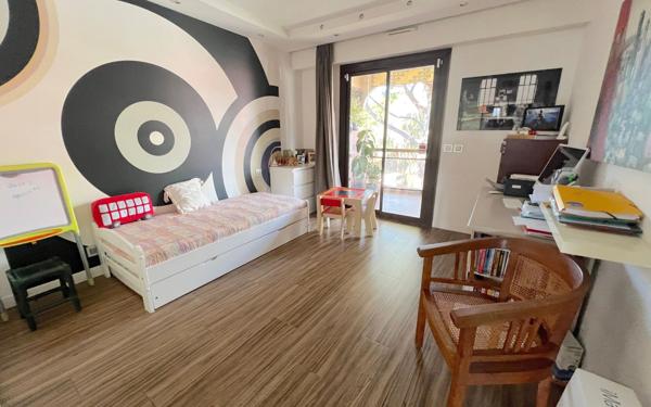 Appartement à vendre    4 pièces • 110 m2 Villeneuve-Loubet