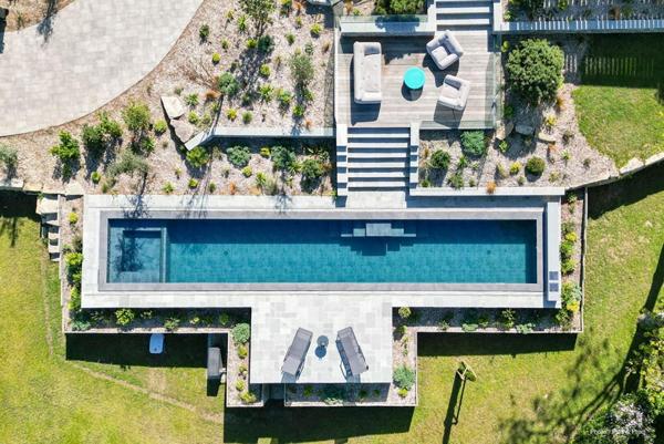 BADEN · Propriété d'exception avec vue panoramique · Piscine miroir et jacuzzi