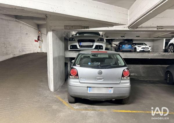 Location parking 10 m² Paris 9