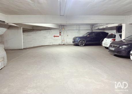 Location parking 10 m² Paris 9