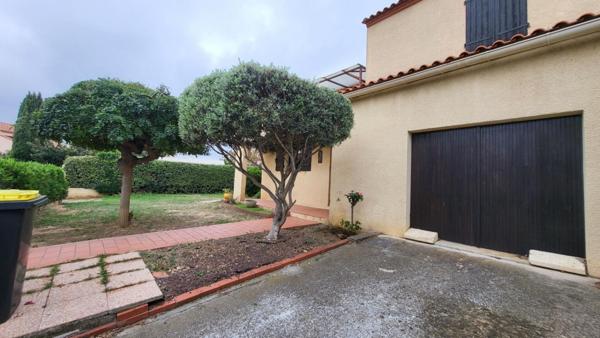 Villa trois faces garage jardin