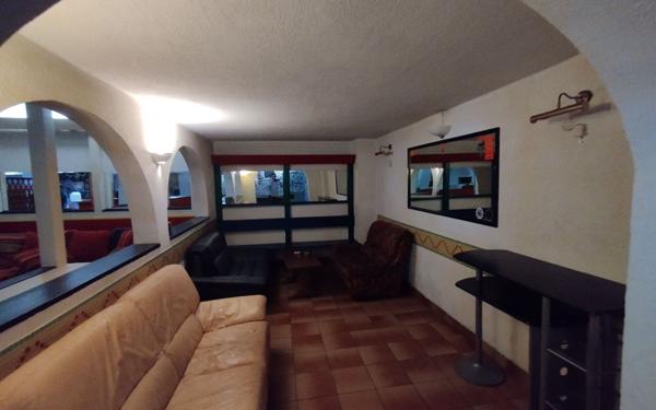 Maison à vendre    2 pièces • 467 m2 Mont-de-Marsan