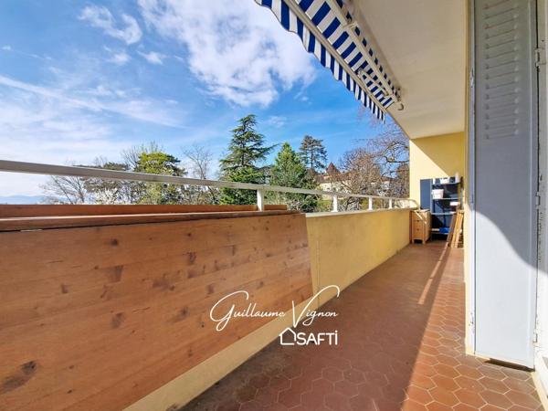 T4 traversant en bon état avec terrasse