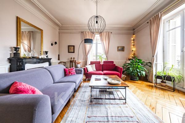 Dijon centre - Duplex haussmannien de caractère, dernier étage avec ascenseur