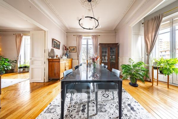 Dijon centre - Duplex haussmannien de caractère, dernier étage avec ascenseur
