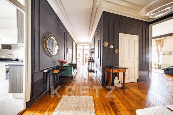 Dijon centre - Duplex haussmannien de caractère, dernier étage avec ascenseur