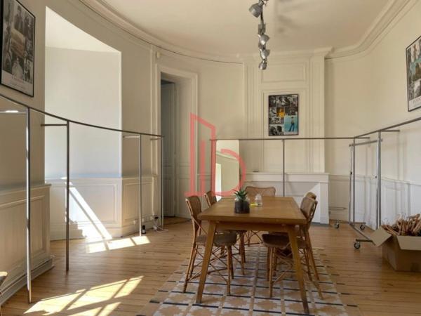 Bureau de 176 m² à louer à Bordeaux Centre