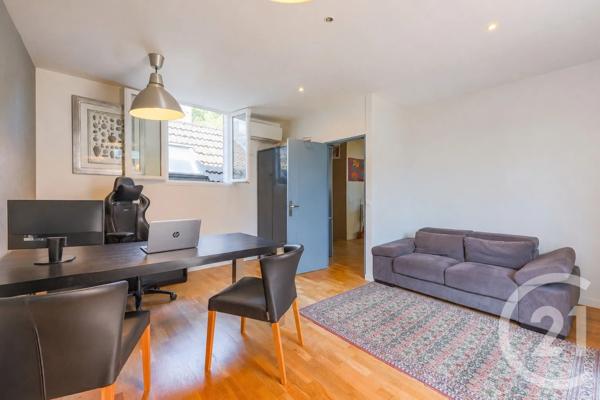 Immeuble à vendre  330,76 m 2   MALAKOFF  - 92