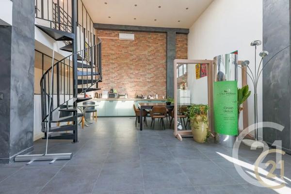 Immeuble à vendre  330,76 m 2   MALAKOFF  - 92