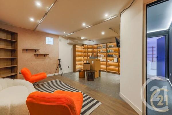 Immeuble à vendre  330,76 m 2   MALAKOFF  - 92