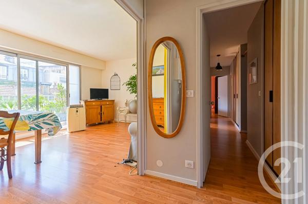 Appartement F4 à vendre  4 pièces - 81,02 m 2   PARIS  - 75012
