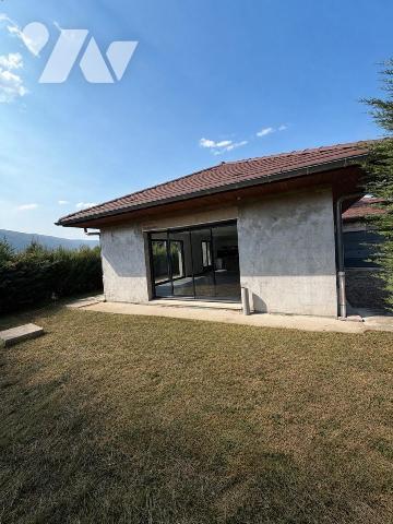 SEYSSEL (74) - MAISON CONTEMPORAINE - 3 CHAMBRES - SUITE PARENTALE - GARAGE - JARDIN

Située ...