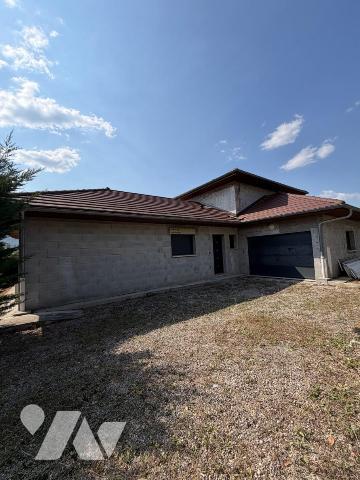 SEYSSEL (74) - MAISON CONTEMPORAINE - 3 CHAMBRES - SUITE PARENTALE - GARAGE - JARDIN

Située ...