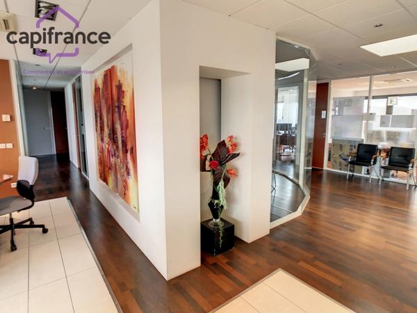 Local/bureau à vendre DARDILLY (69) Plateau de Bureaux de 426m2...magnifique plateau de bureaux au 2 eme et dernier étage