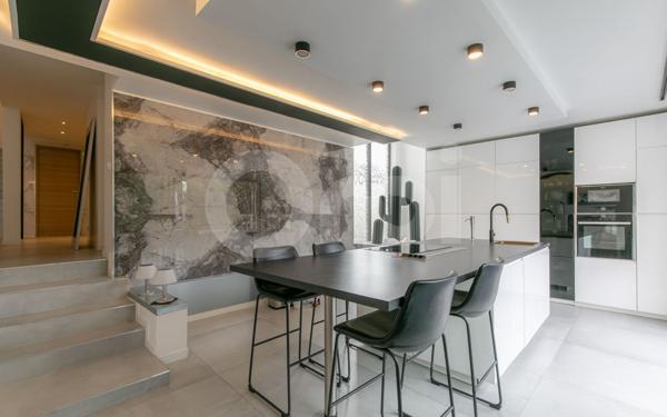 Maison à vendre    7 pièces • 244 m2 Sucy-en-Brie