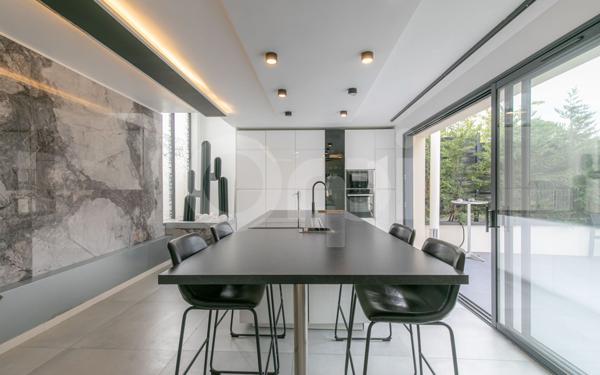 Maison à vendre    7 pièces • 244 m2 Sucy-en-Brie