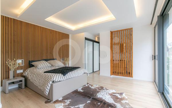 Maison à vendre    7 pièces • 244 m2 Sucy-en-Brie