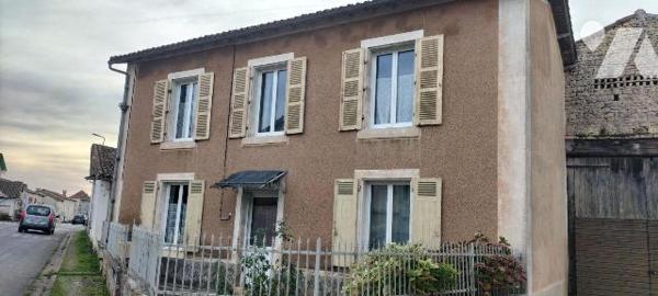 MASION DE BOURG AVEC TERRAIN ET DEPENDANCES