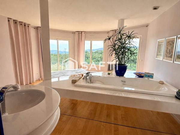 Villa provençale de 274m2 à Peymeinade