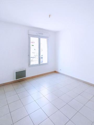 Grasse – T2 lumineux 48m², parking inclus, construction 2015