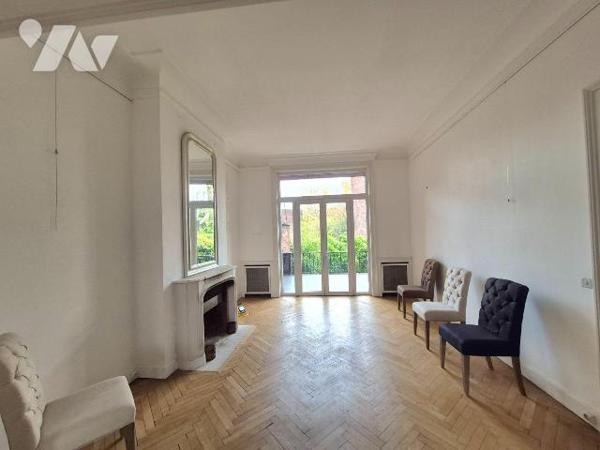 Hôtel particulier d'exception - 407 m² - Tourcoing centre

Situé au c?ur de Tourcoing, dans u...