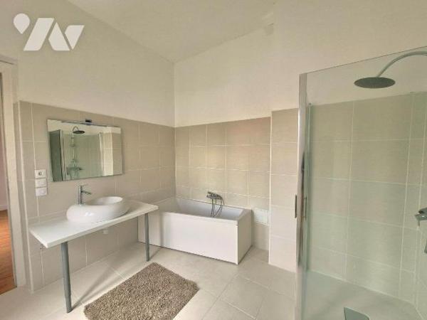 Hôtel particulier d'exception - 407 m² - Tourcoing centre

Situé au c?ur de Tourcoing, dans u...