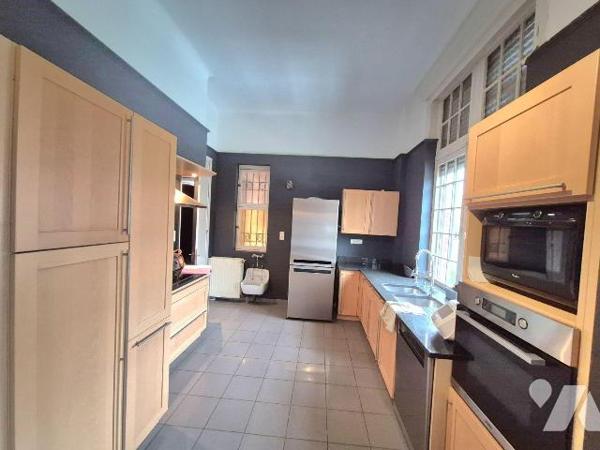 Hôtel particulier d'exception - 407 m² - Tourcoing centre

Situé au c?ur de Tourcoing, dans u...