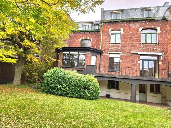 Hôtel particulier d'exception - 407 m² - Tourcoing centre

Situé au c?ur de Tourcoing, dans u...