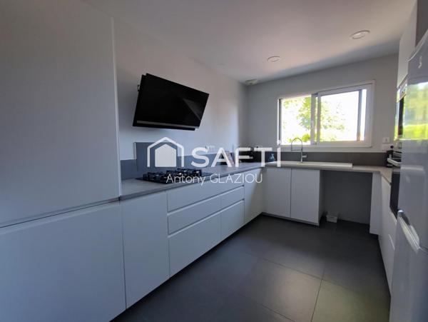 Maison contemporaine de construction très récente