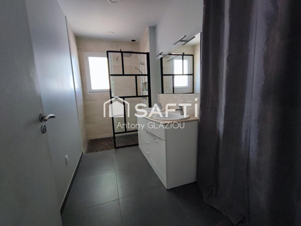 Maison contemporaine de construction très récente