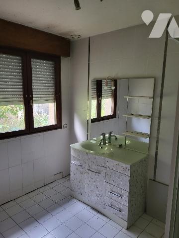 A vendre maison individuelle située à Doullens dans une résidence calme et proche de tous commerces