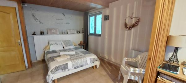 Beau  plain pied  sur sous sol total , on pose ses valises !