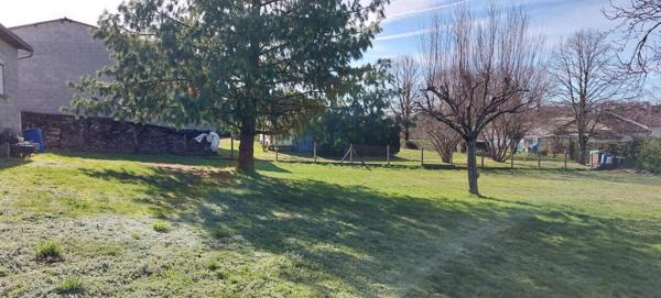 Beau  plain pied  sur sous sol total , on pose ses valises !