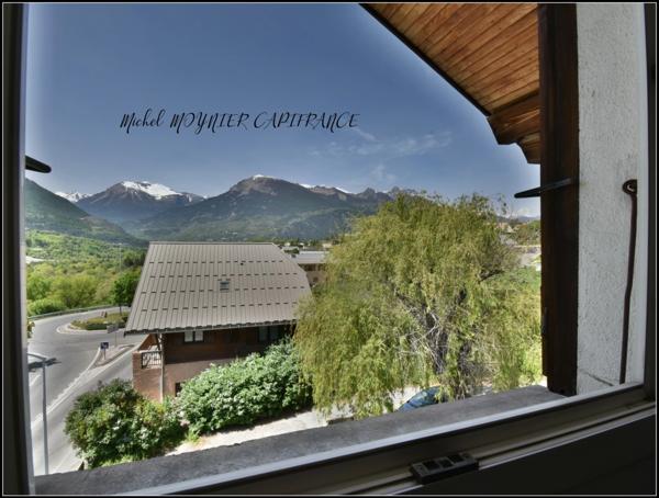 T3 de 46 m² au dernier étage avec possibilité d’extension à Guillestre.