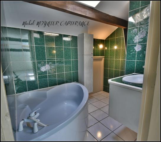 T3 de 46 m² au dernier étage avec possibilité d’extension à Guillestre.