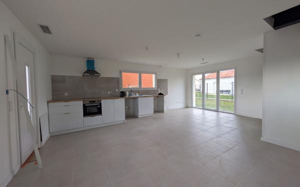 Maison à louer    5 pièces •  Dieupentale