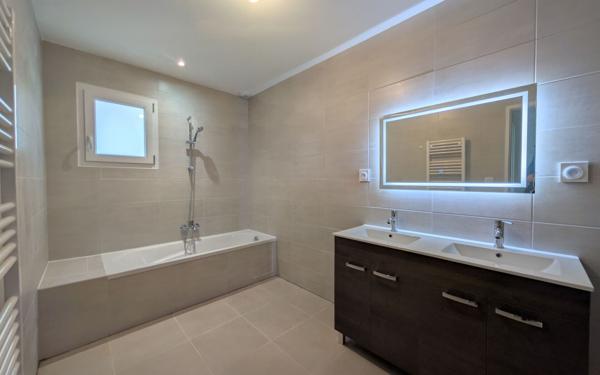 Maison à louer    5 pièces •  Dieupentale