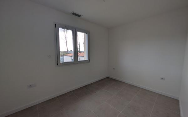 Maison à louer    5 pièces •  Dieupentale