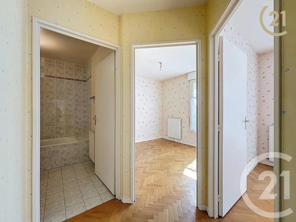 Appartement F3 à vendre  3 pièces - 62 m 2   SENS  - 89