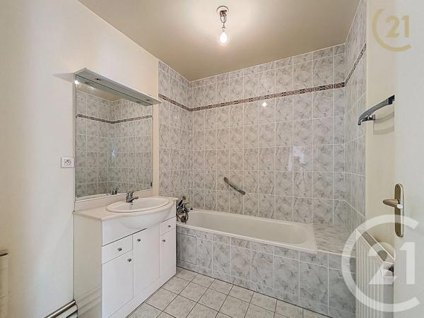 Appartement F3 à vendre  3 pièces - 62 m 2   SENS  - 89