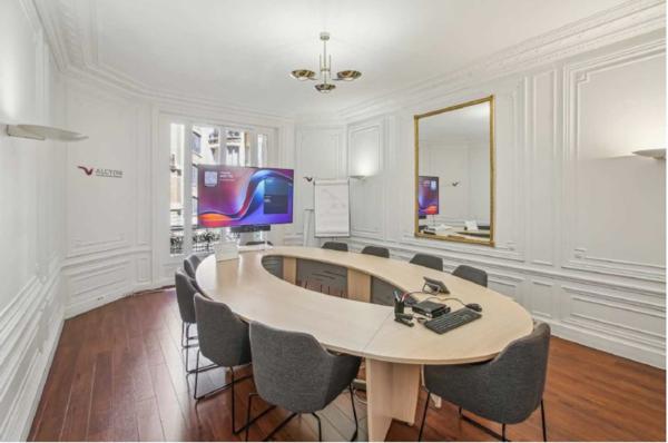 Bureaux à louer à Paris 17 plateau haussmannien lumineux de 280 m²