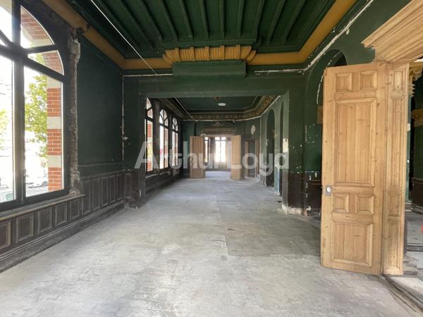 Immeuble de bureaux à vendre à Valenciennes proche centre ville rénové