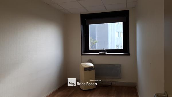 Bureaux à louer lumineux avec parking privatif à Lyon 6ème Part-Dieu