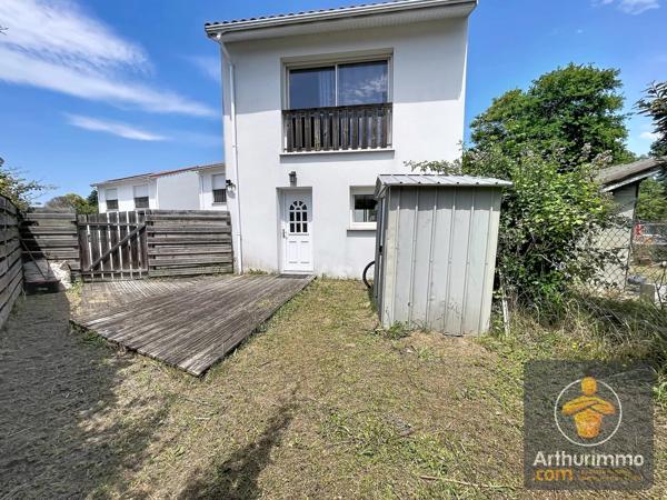 Vente                                                      Maison de ville
                        
                     3 pièces                      65 m2                     à Mimizan