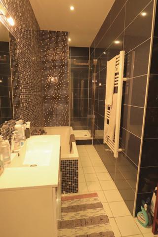 Gambetta - Garage - Cave - Faibles charges - Lumineux - Charme