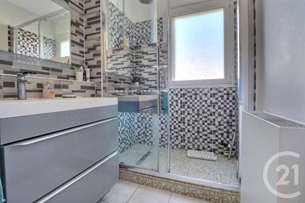 Appartement F3 à vendre  3 pièces - 78,46 m2 ST RAPHAEL - 83