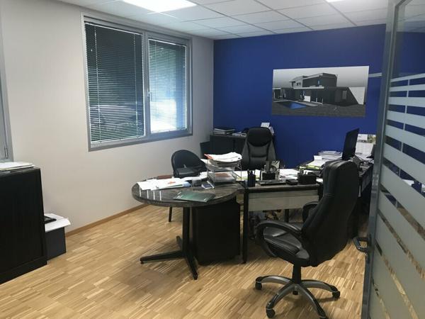 BUREAUX à VENDRE de 140 m²
