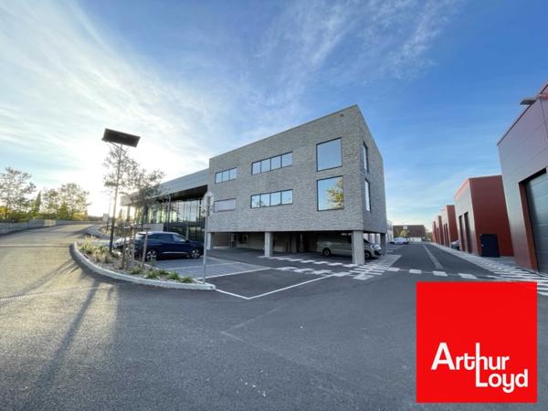 Bureaux neufs à louer à Fabrègues avec parking et open space